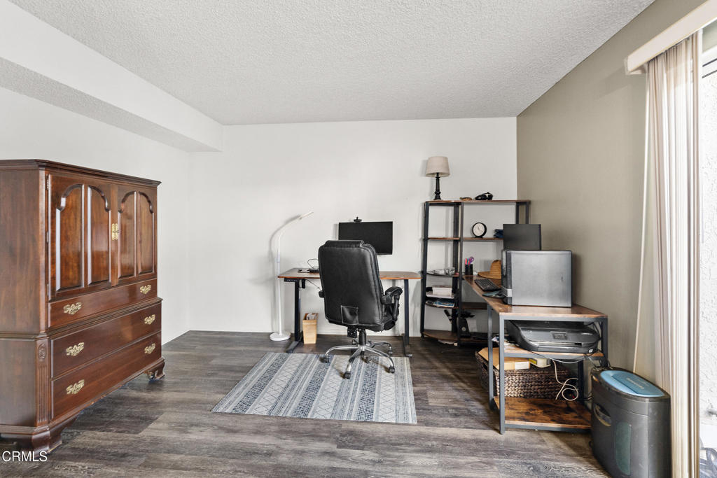 MLS #V1-33323 image #9