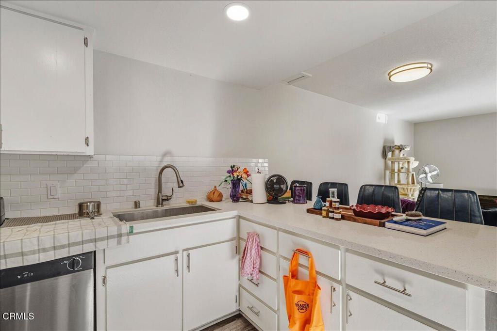 MLS #V1-33328 image #2