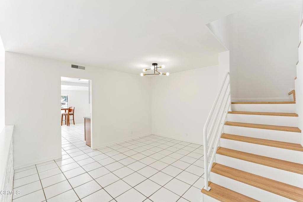 MLS #V1-33330 image #12