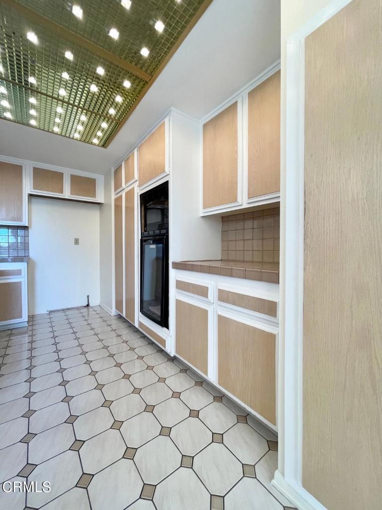 MLS #V1-33334 image #22