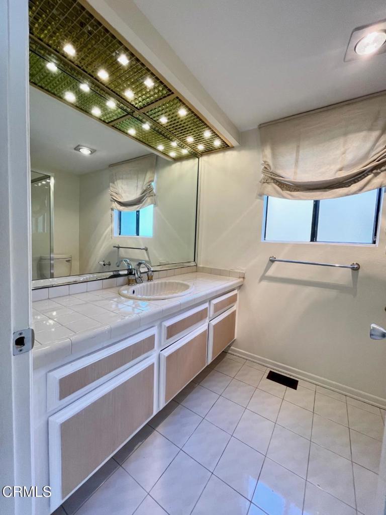 MLS #V1-33334 image #27