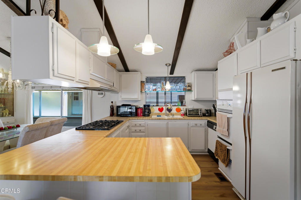 MLS #V1-33340 image #11