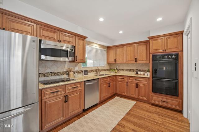 MLS #V1-33341 image #11