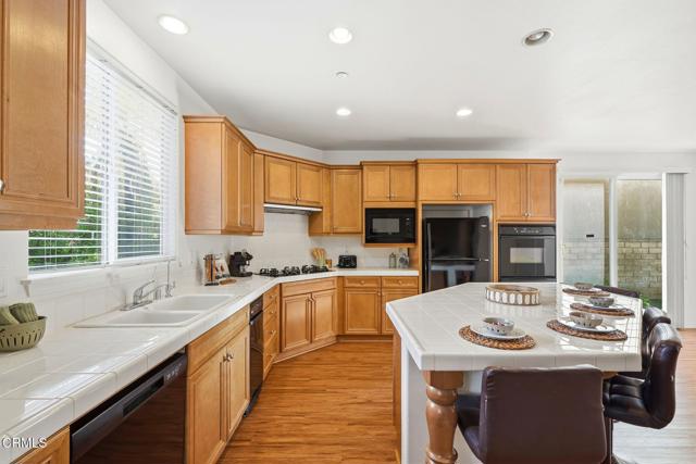 MLS #V1-33342 image #12