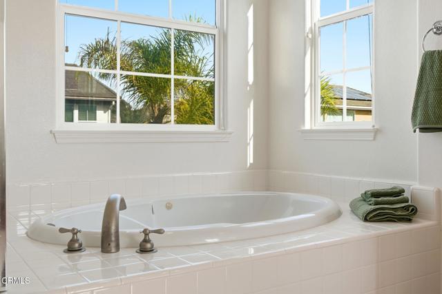 MLS #V1-33342 image #33