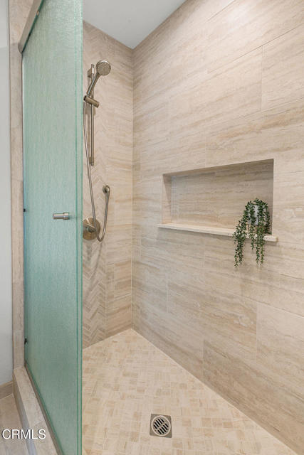 MLS #V1-33351 image #38