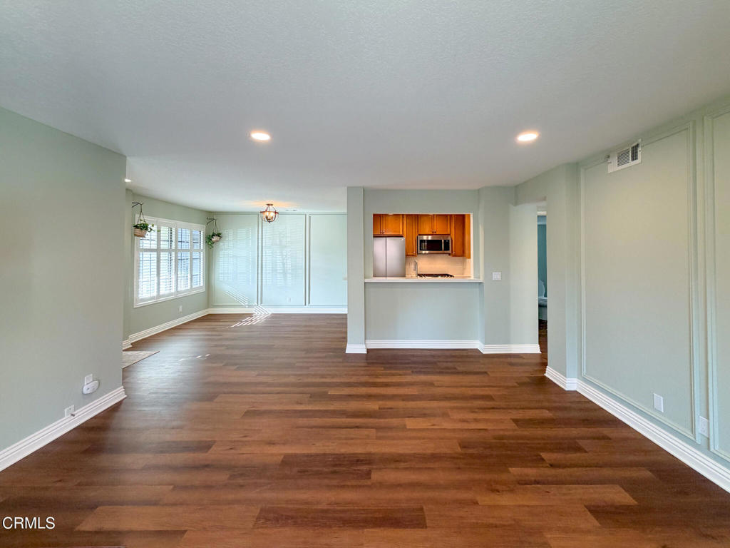 MLS #V1-33358 image #5