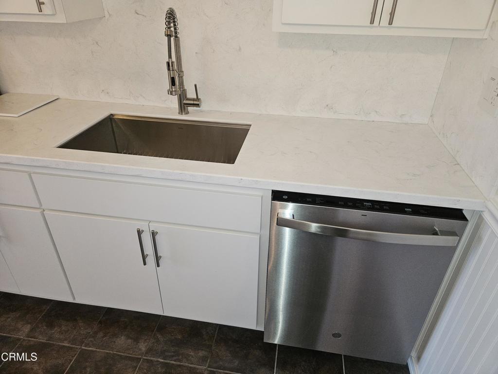 MLS #V1-33368 image #5