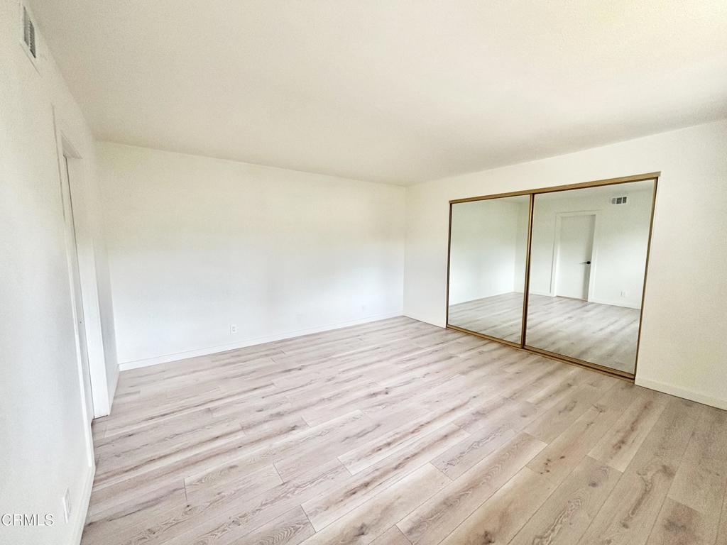 MLS #V1-33369 image #11