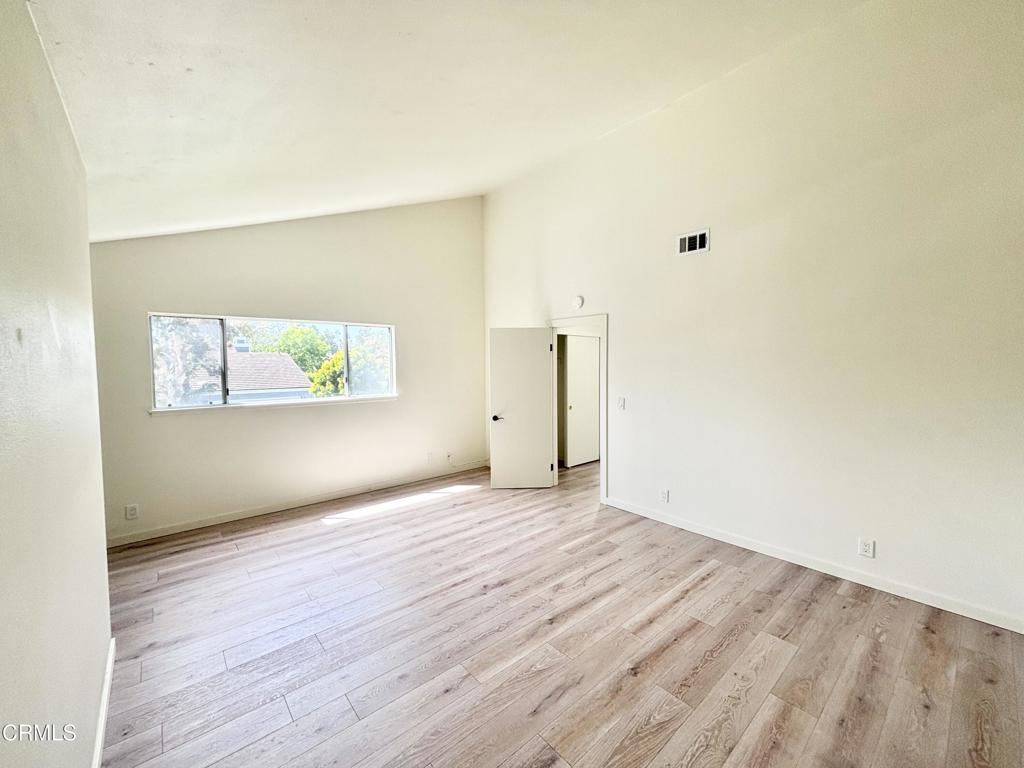 MLS #V1-33369 image #24