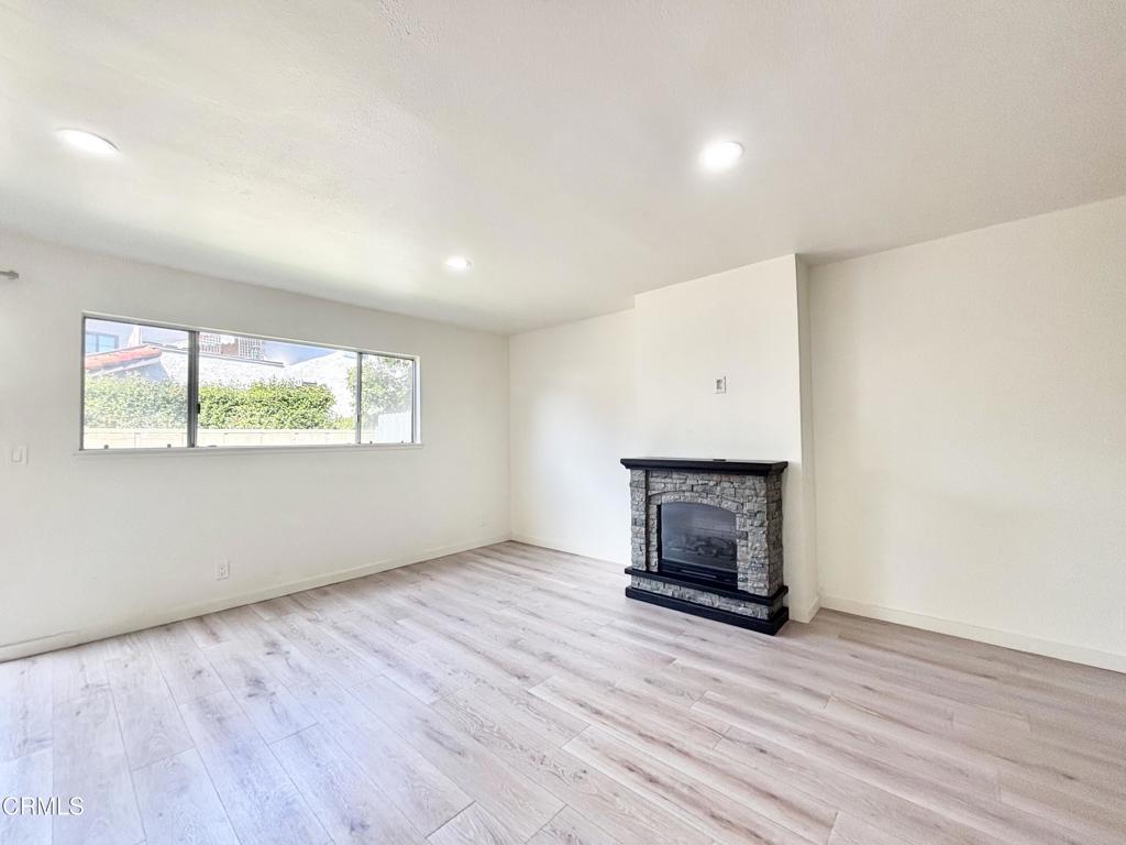 MLS #V1-33369 image #4