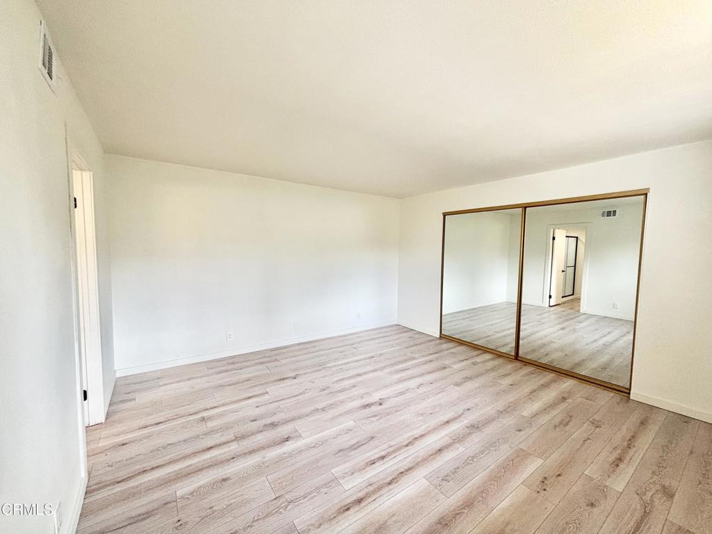 MLS #V1-33369 image #9