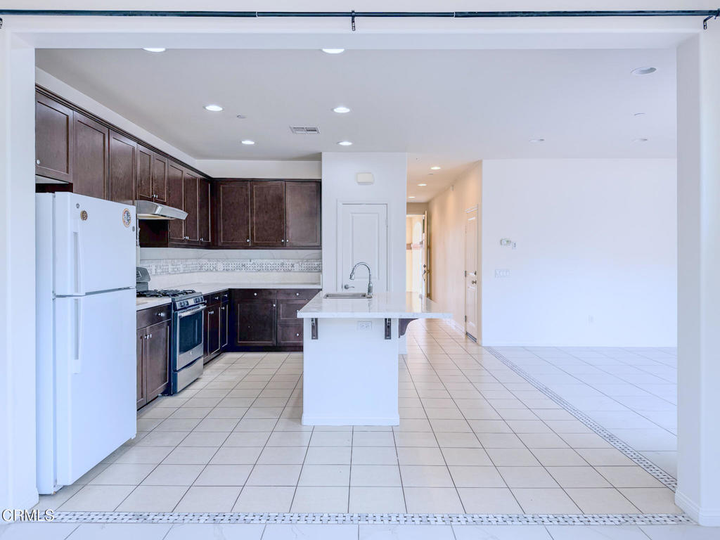 MLS #V1-33371 image #5