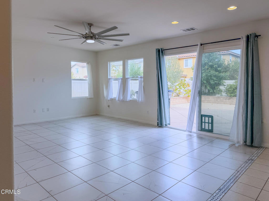 MLS #V1-33371 image #9