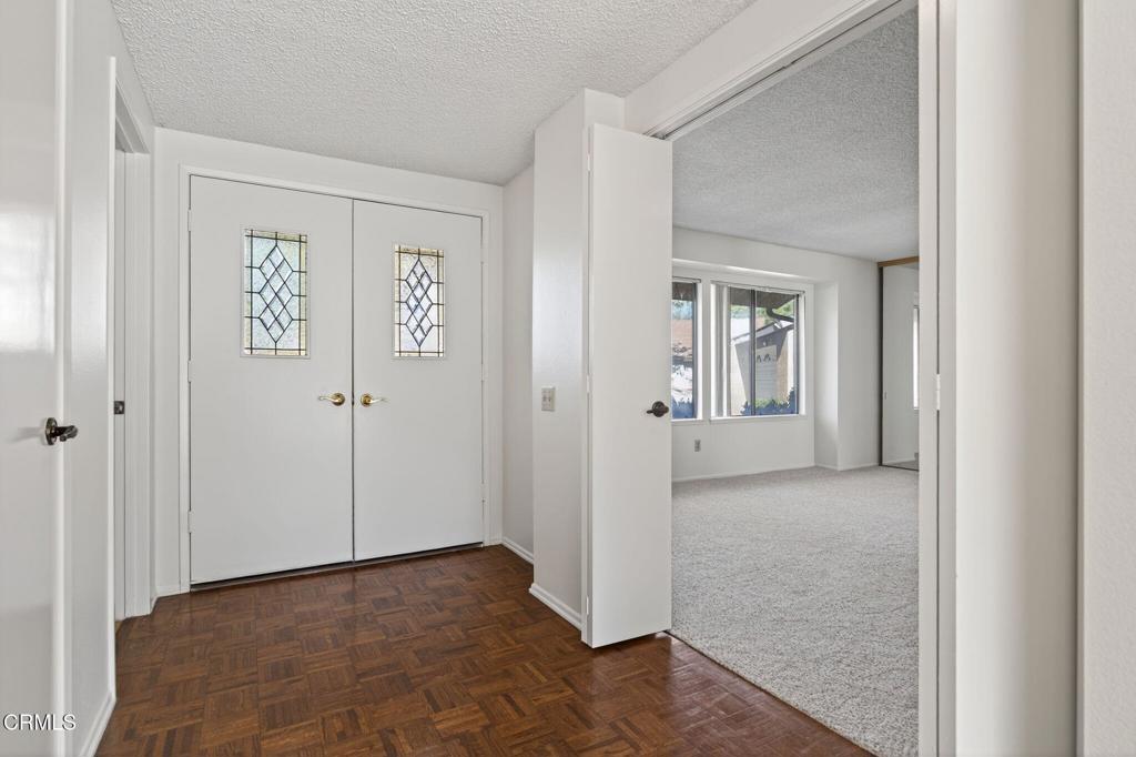 MLS #V1-33372 image #3