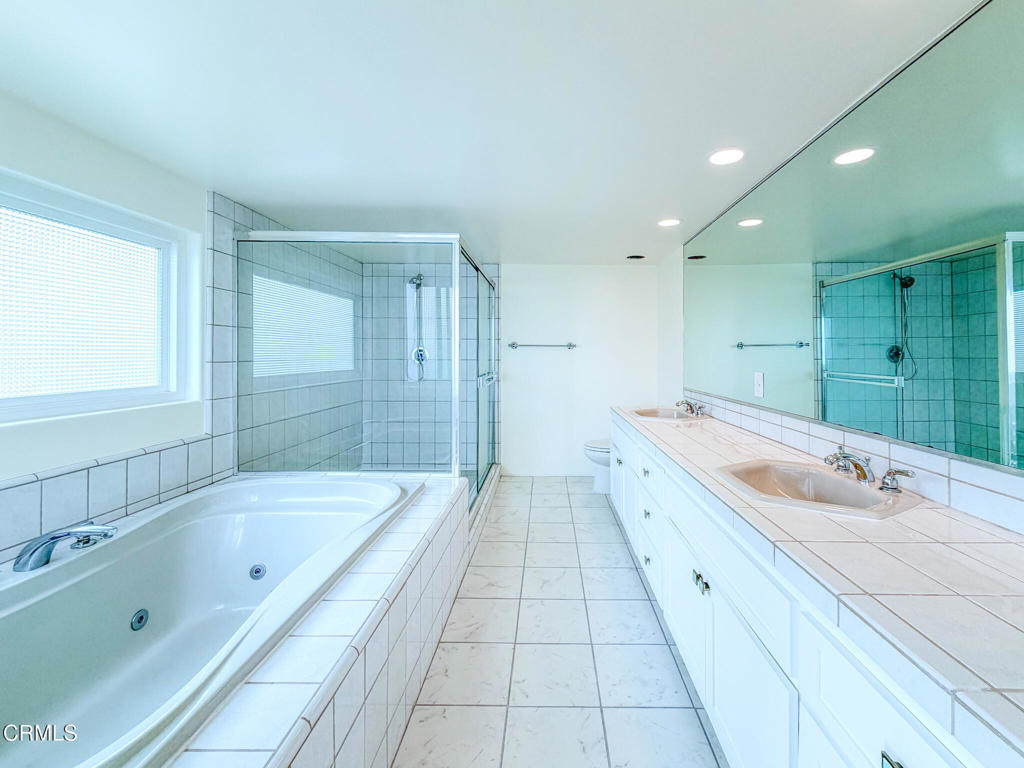 MLS #V1-33386 image #26