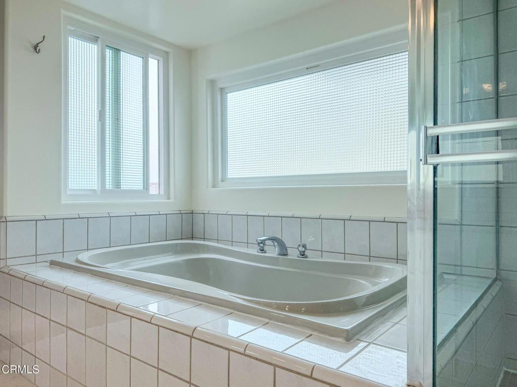 MLS #V1-33386 image #28