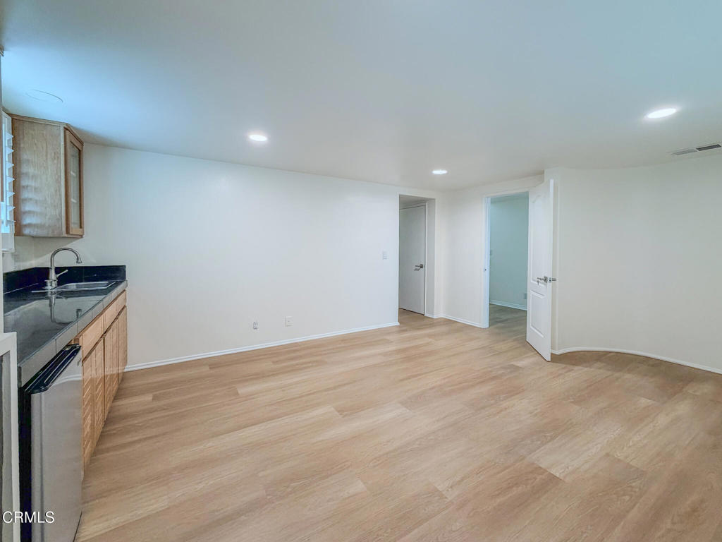 MLS #V1-33386 image #5