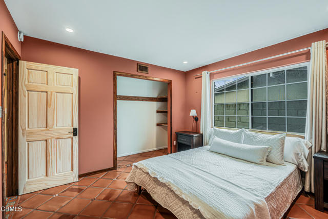 MLS #V1-33389 image #11