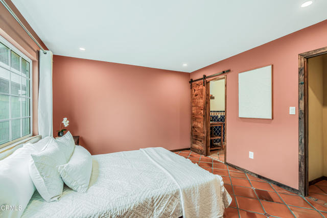 MLS #V1-33389 image #12