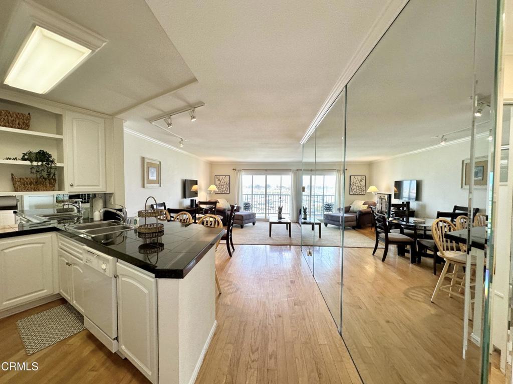 MLS #V1-33393 image #1