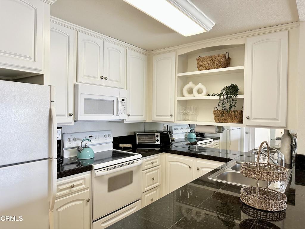 MLS #V1-33393 image #2