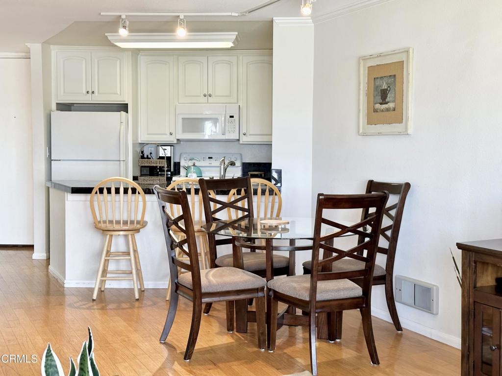 MLS #V1-33393 image #8