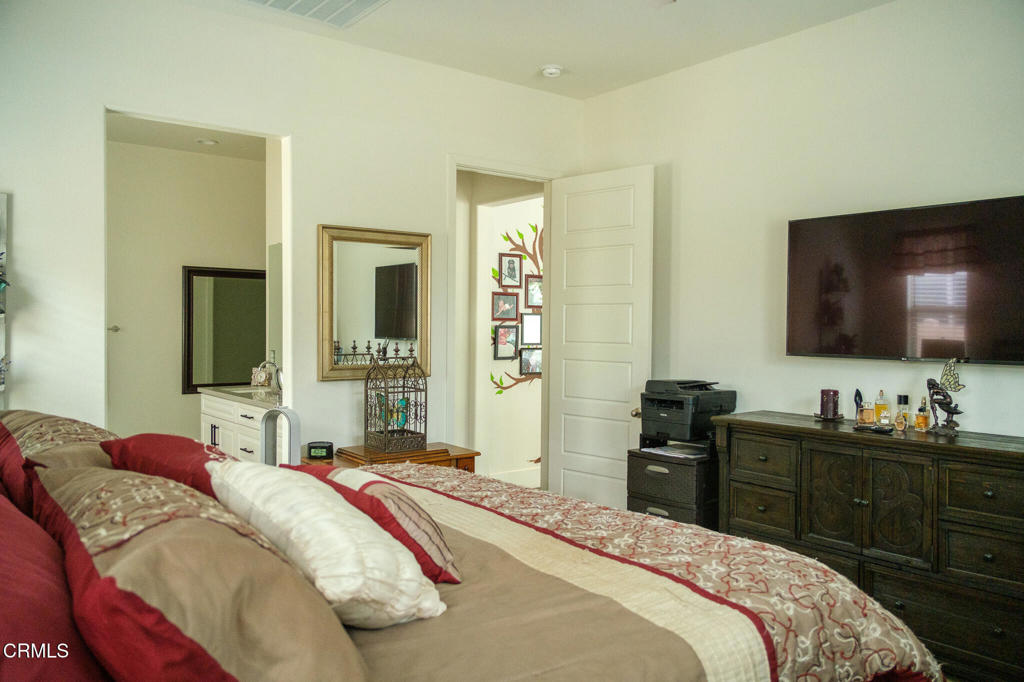 MLS #V1-33400 image #10