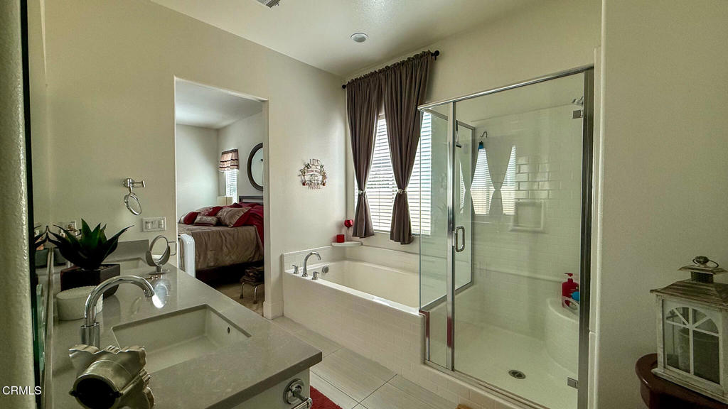 MLS #V1-33400 image #12