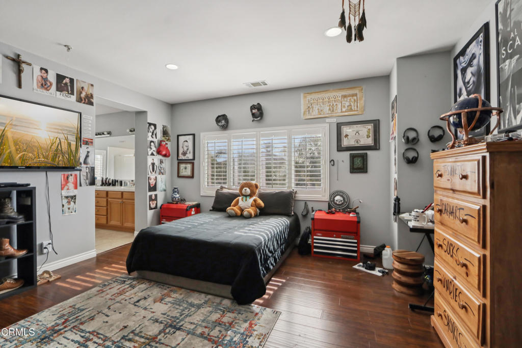 MLS #V1-33409 image #24