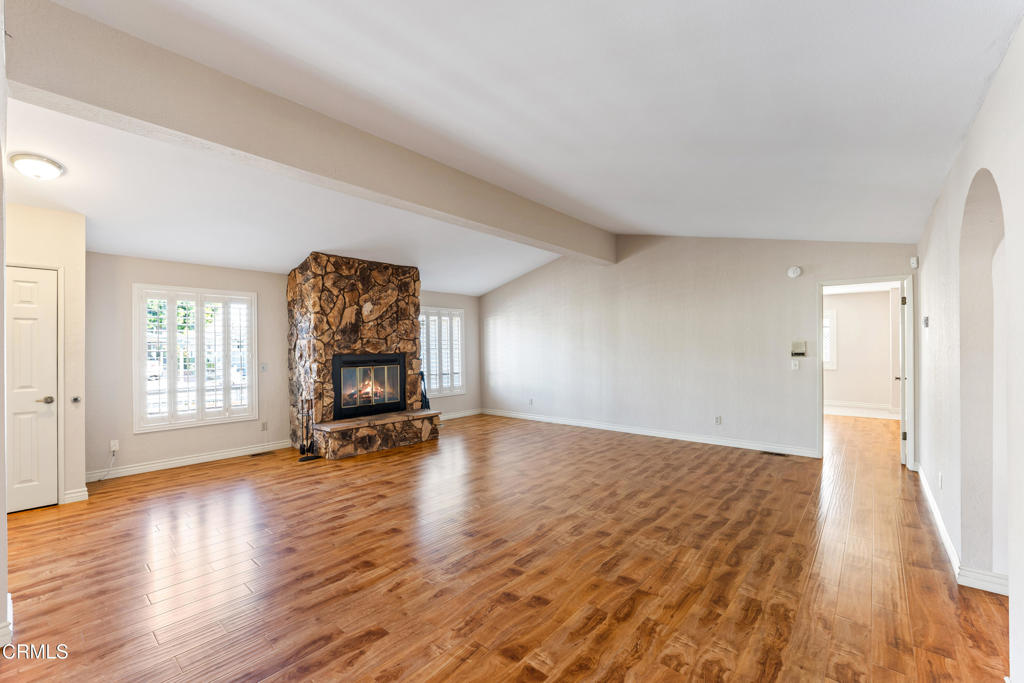 MLS #V1-33411 image #11