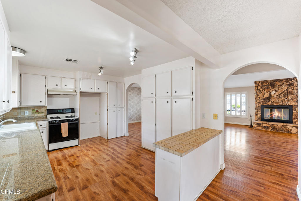 MLS #V1-33411 image #17