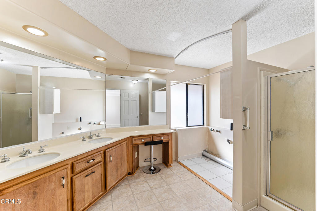 MLS #V1-33411 image #27