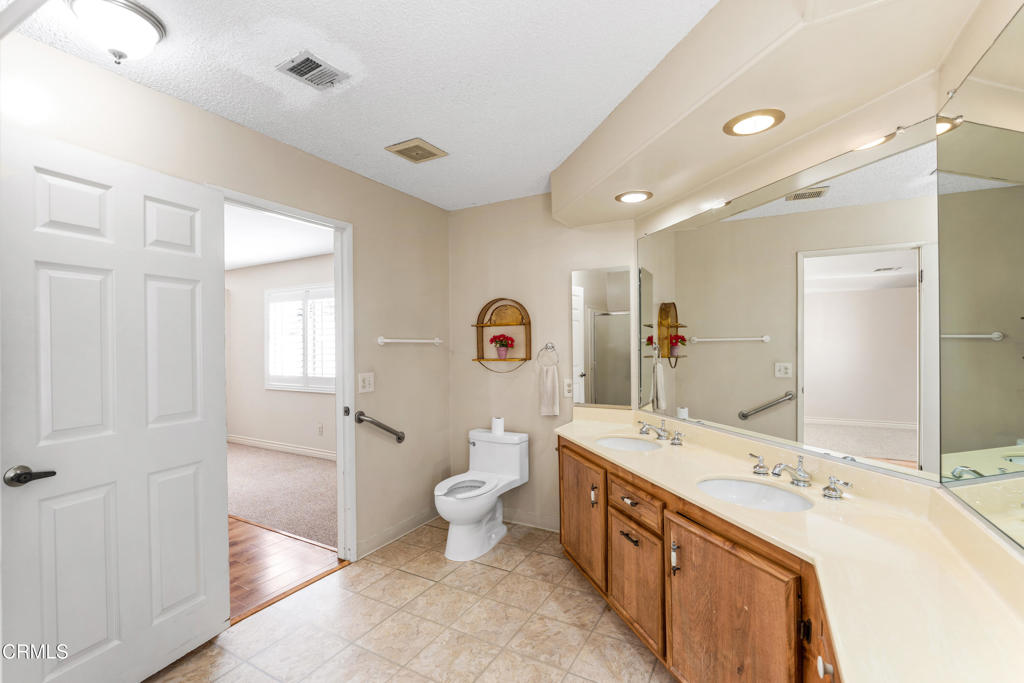 MLS #V1-33411 image #28