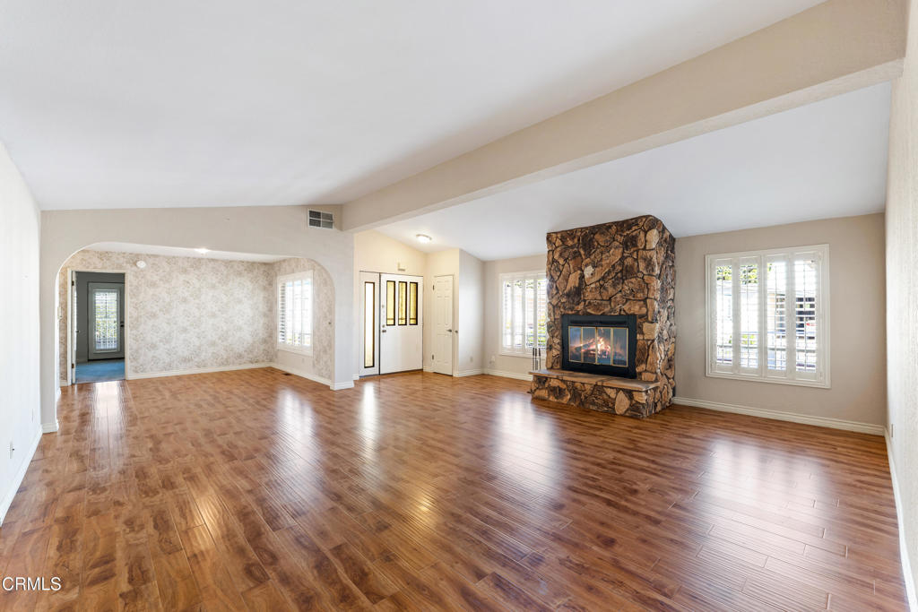 MLS #V1-33411 image #9