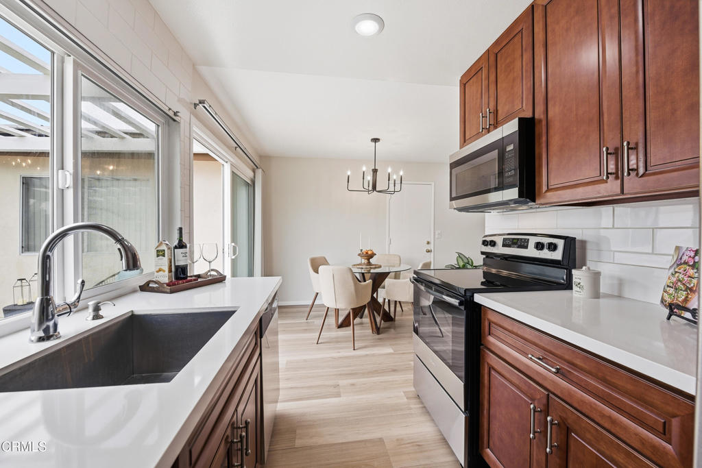 MLS #V1-33412 image #10