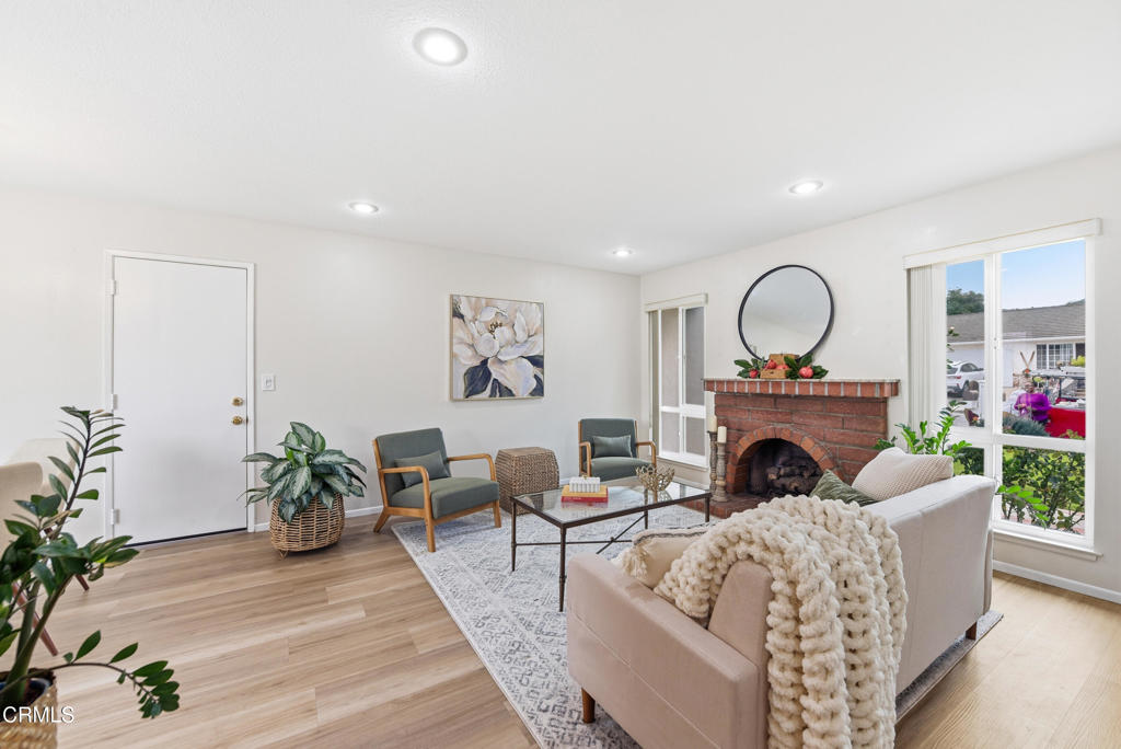 MLS #V1-33412 image #5