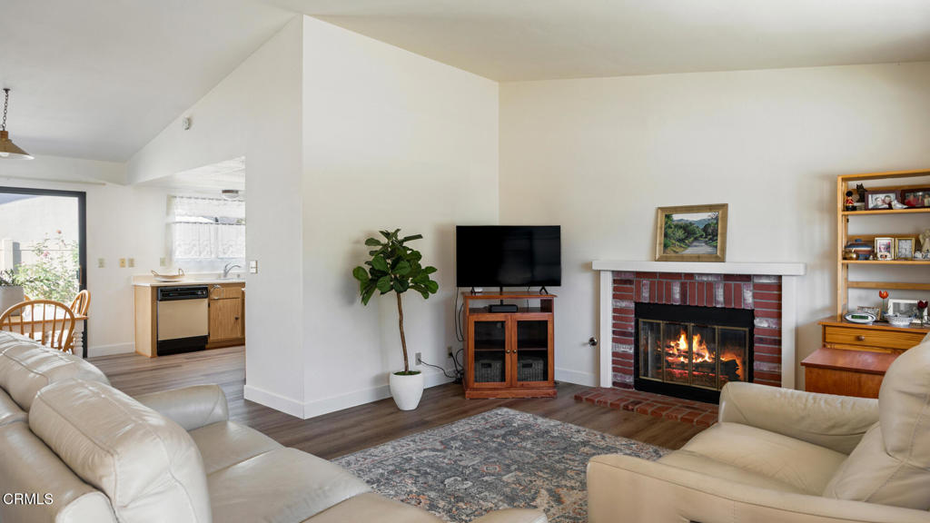 MLS #V1-33416 image #2