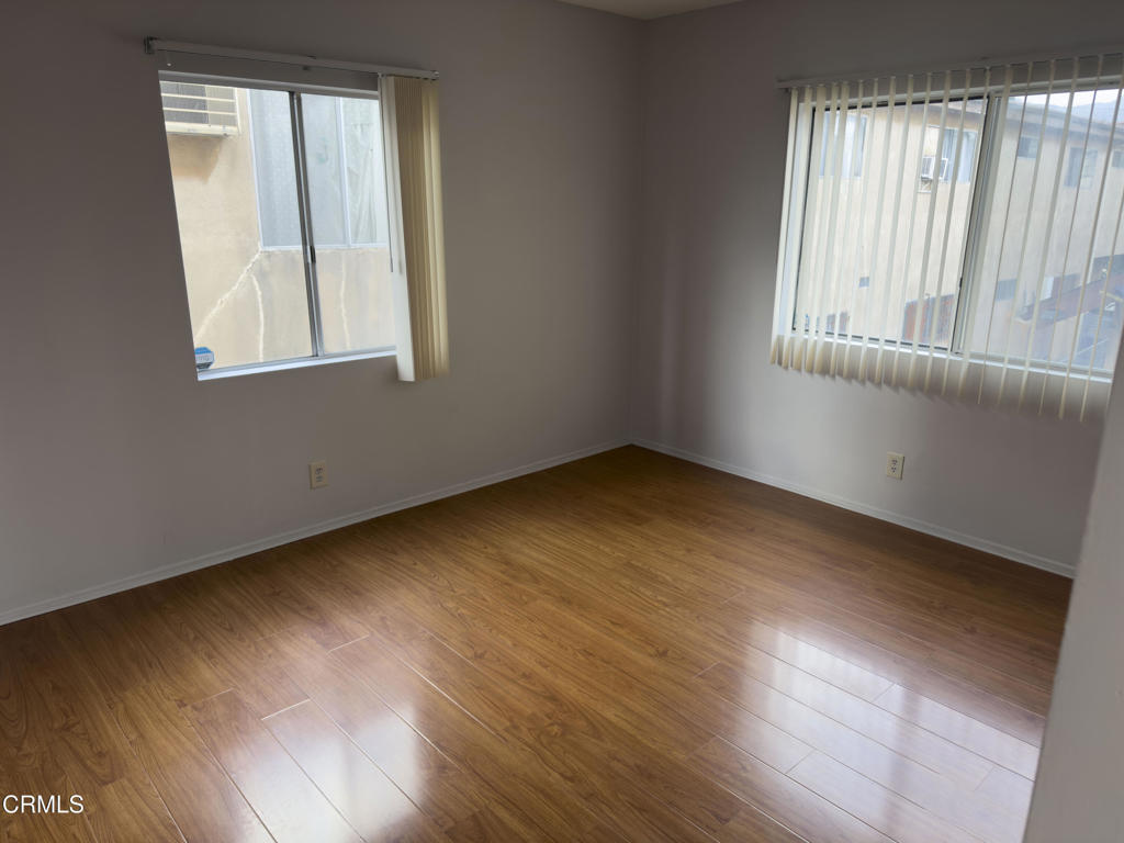 MLS #V1-33419 image #10