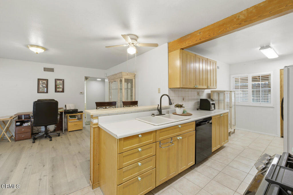 MLS #V1-33426 image #10