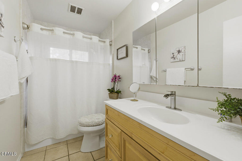 MLS #V1-33426 image #18