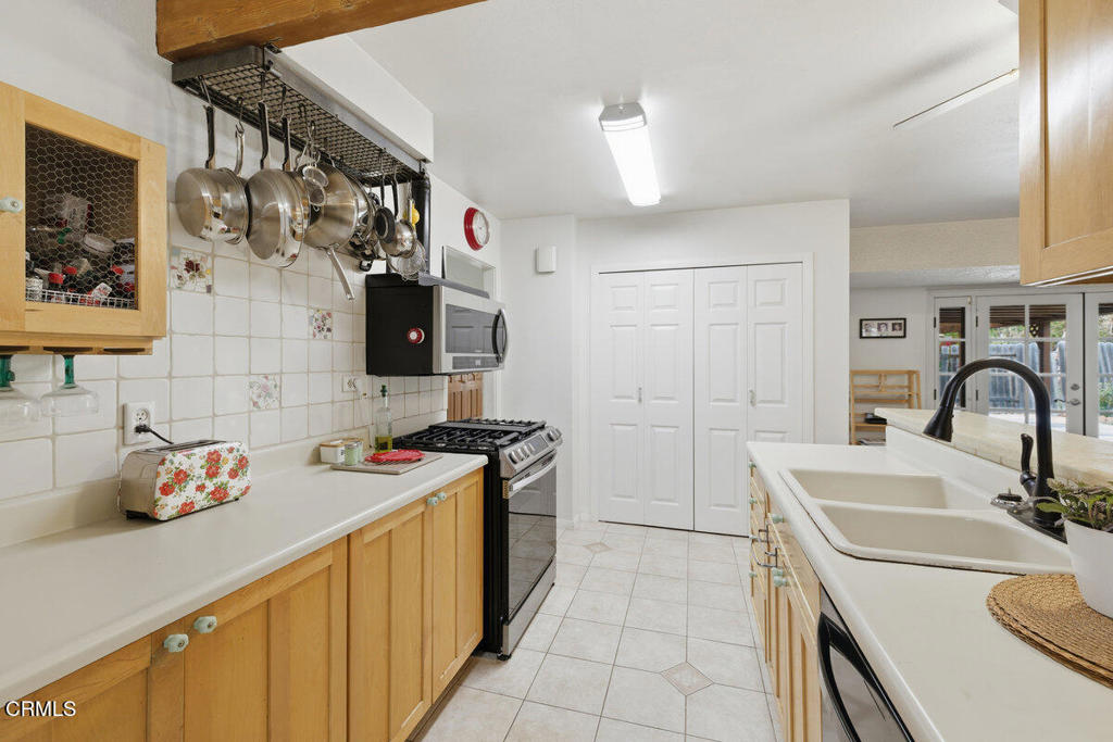 MLS #V1-33426 image #8