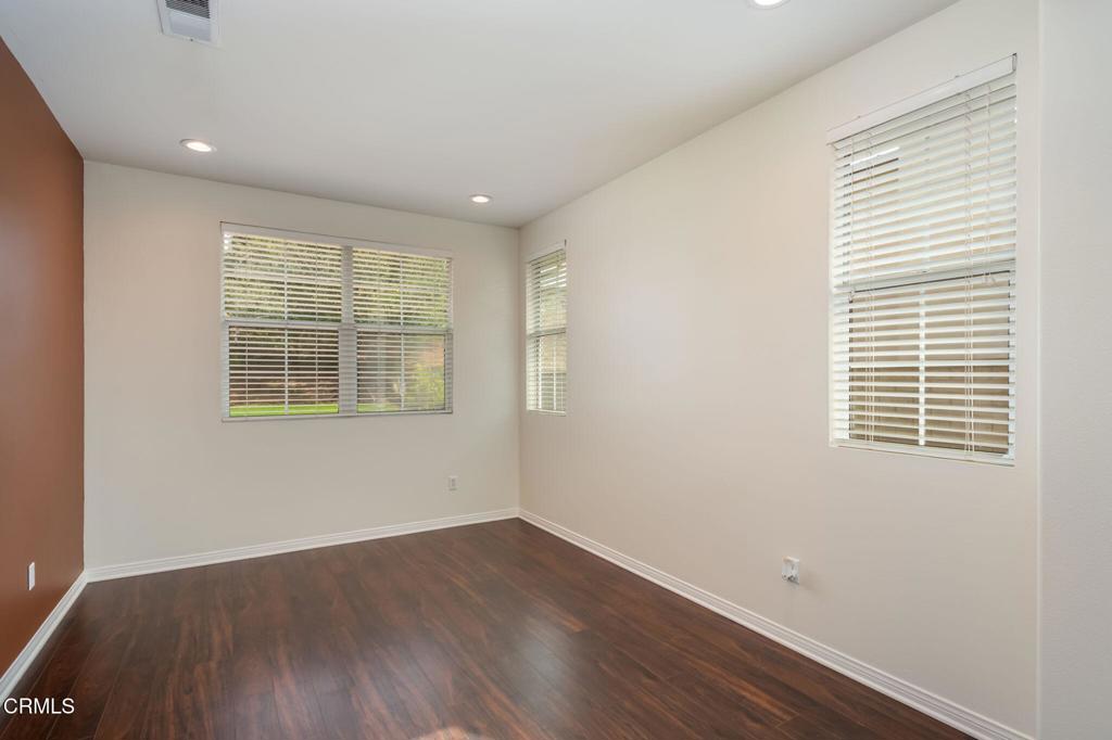 MLS #V1-33431 image #10