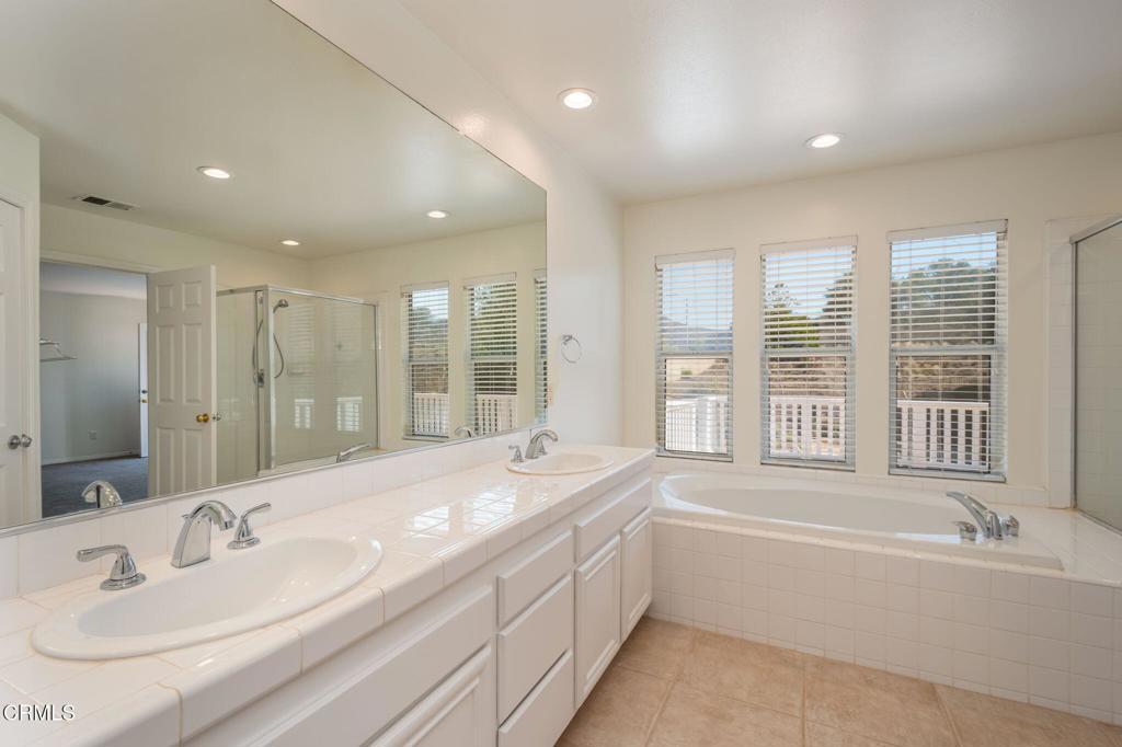 MLS #V1-33431 image #27