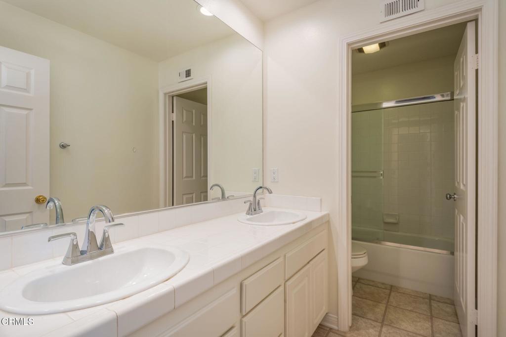 MLS #V1-33431 image #32