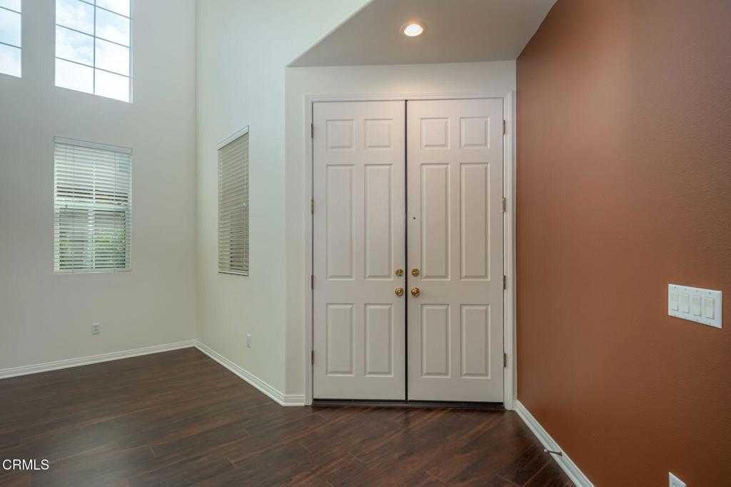 MLS #V1-33431 image #6