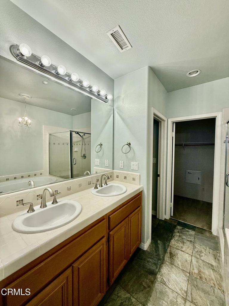 MLS #V1-33442 image #27