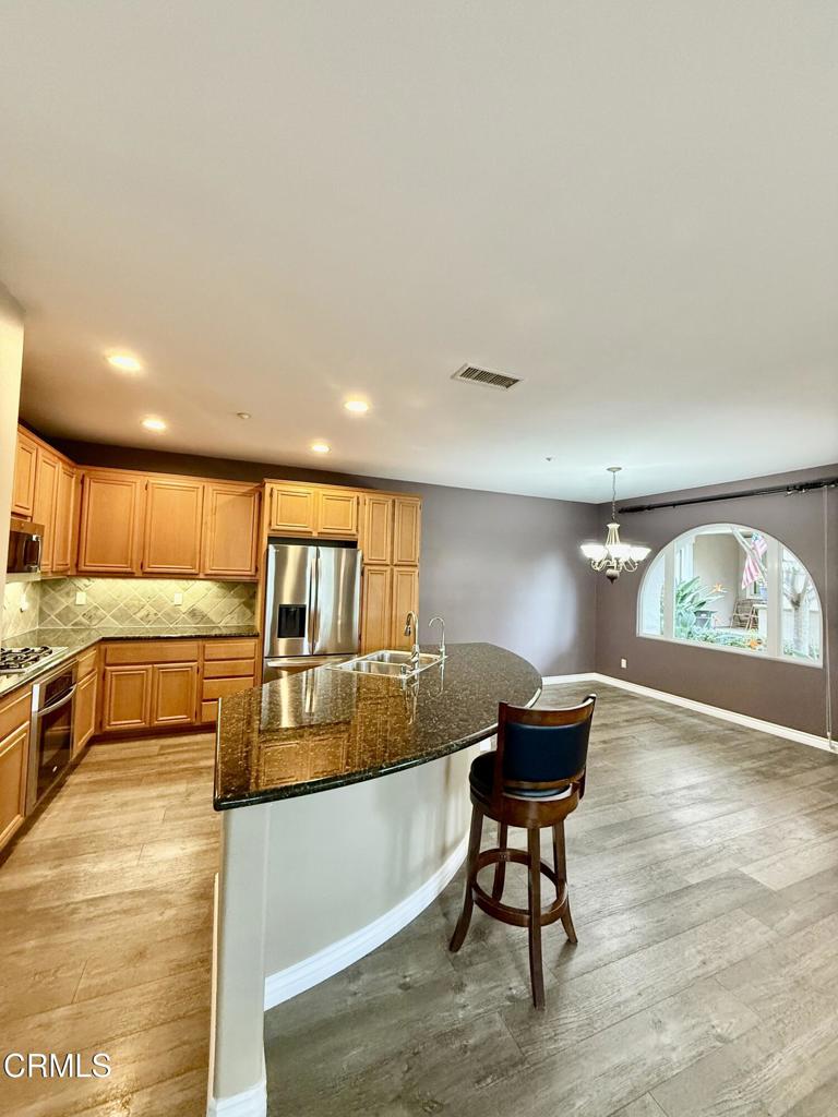 MLS #V1-33442 image #9