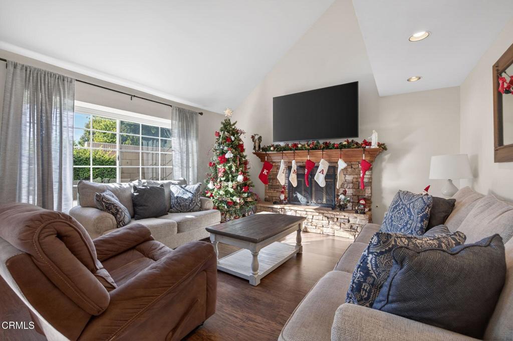 MLS #V1-33454 image #6