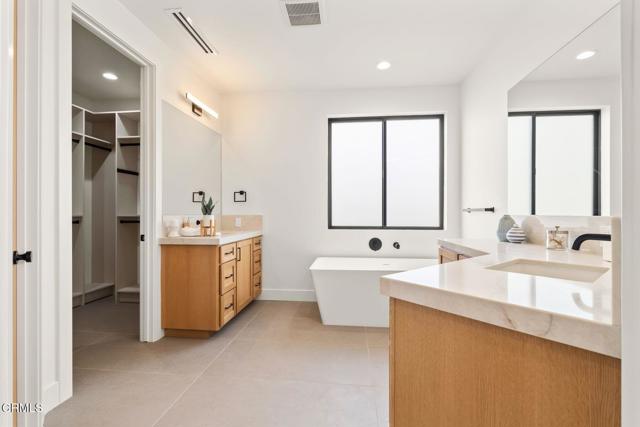 MLS #V1-33466 image #10